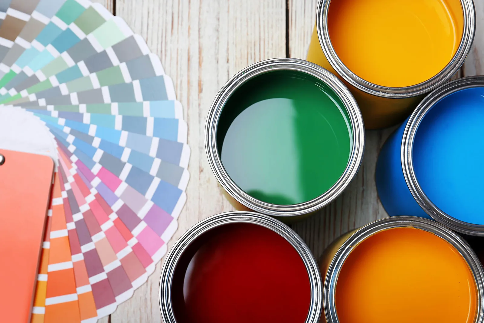 Colorz schilderwerken biedt op maat gemaakte schilder- en renovatiediensten voor bedrijven. Van schilderwerk tot gevelreiniging, altijd met oog voor kwaliteit en detail.